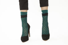 Load image into Gallery viewer, LAYERED FISHINET SOCKS GREEN,PINK
