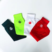 Load image into Gallery viewer, 【2020AW】FRORAL EMBLEM SOCKS WHITE,BLACK,RED,NEONGREEN
