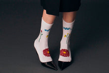 Load image into Gallery viewer, 【2023SS】UNISEX/FLOWER JACQUARD SOCKS BLACK,GRAY,WHITE
