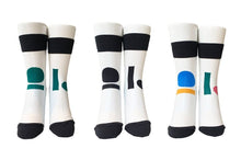 Load image into Gallery viewer, 【2022SS】SEE-THROUGH SHAPE SOCKS BLACK,GREEN,MULTI
